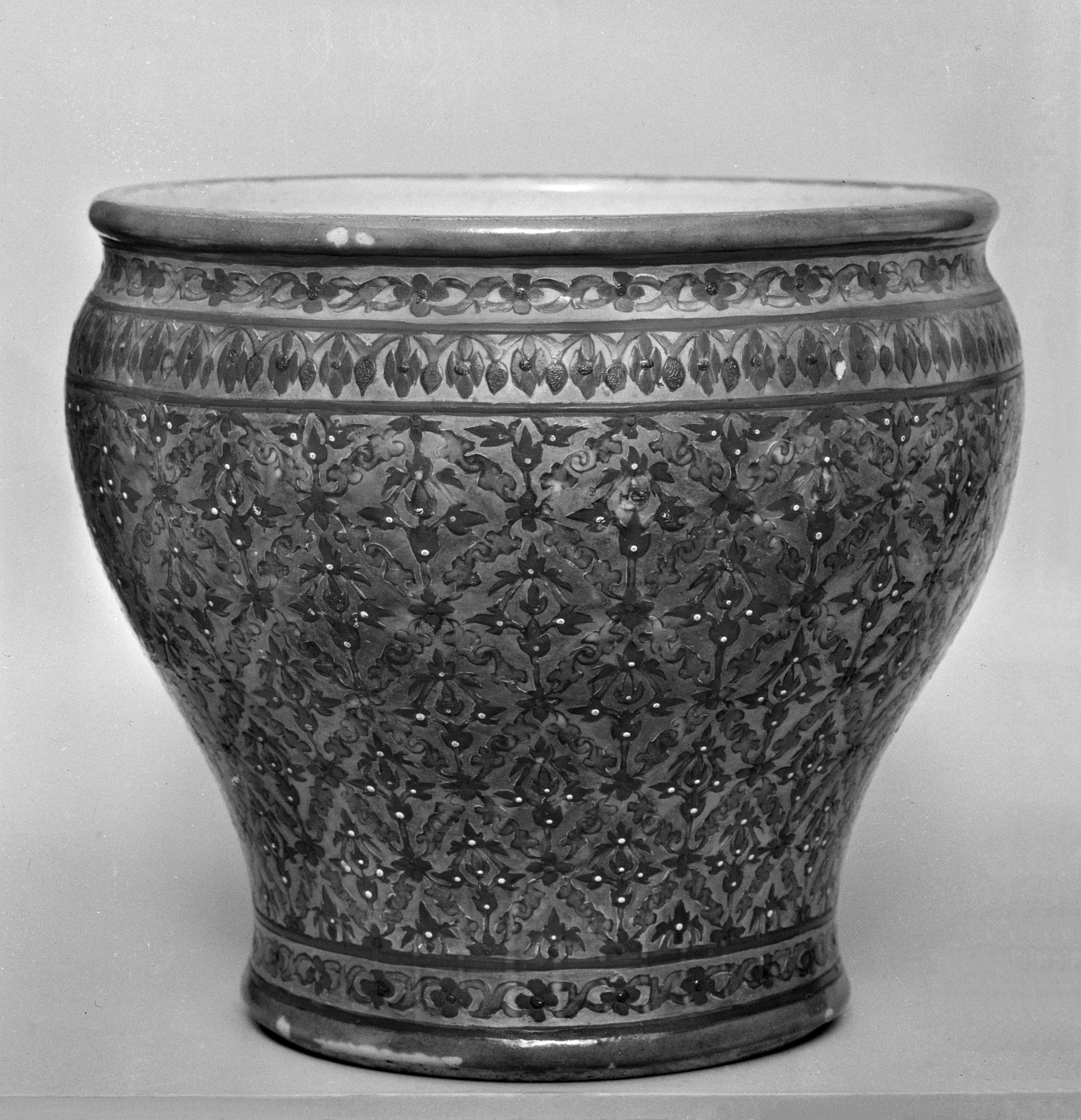 Jar with geometric pattern